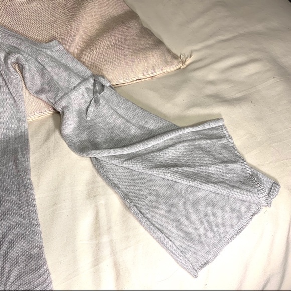 SOLD 🛑 American Eagle Cold Shoulder Sweater - Picture 5 of 7